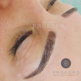 καλοσχηματισμένα φρύδια με microblading