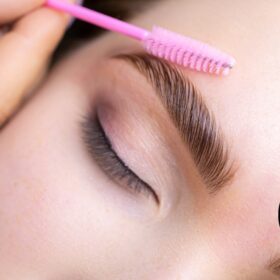 brow-lamination-brushing-process-natural-brows-prosopo.jpg
