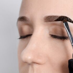 henna-brows-application-brush-detail-chalandri-athens-prosopo.jpg