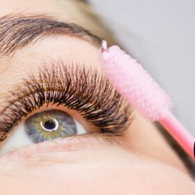 lash-brush-aftercare-volume-lash-extensions-blue-eyes-prosopo-chalandri.jpg