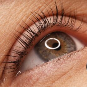 lash-lift-result-natural-curl-close-up-eye-prosopo-chalandri-athens.jpg