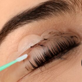 lash-lift-step-tinting-lashes-color-application-prosopo-chalandri-athens.jpg