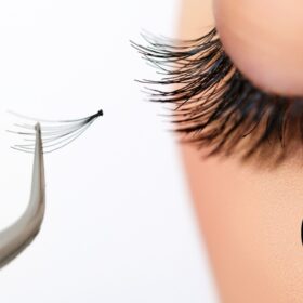 volume-fan-lash-extensions-close-up-technique-prosopo-chalandri.jpg
