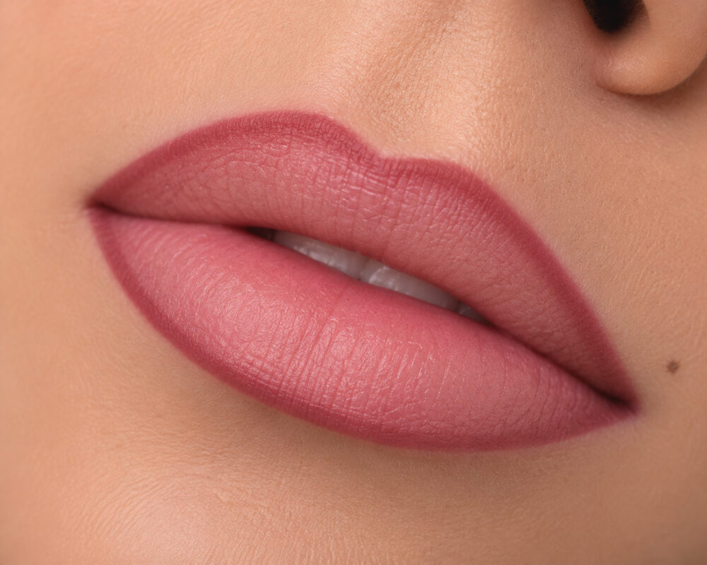 Lip Blush με διακριτικό περίγραμμα χειλιών στο Χαλάνδρι